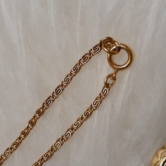 🌹Vintage Guilloche Enamel Style Locket & Chain - Picture 6 of 14